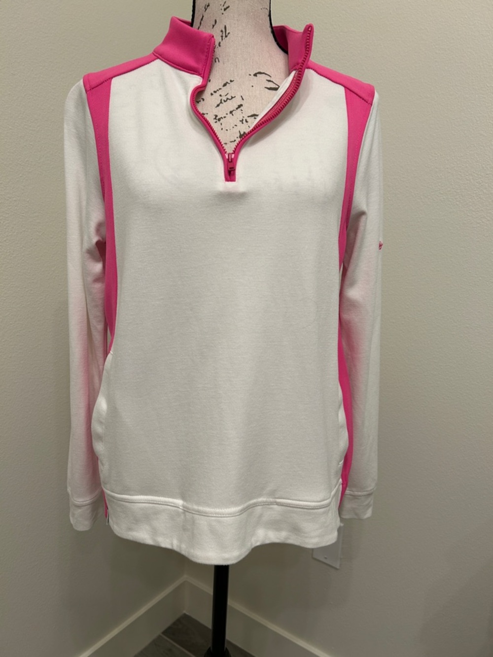 BelynKey 1/4 zip white with Bright Pink Sports Shirt